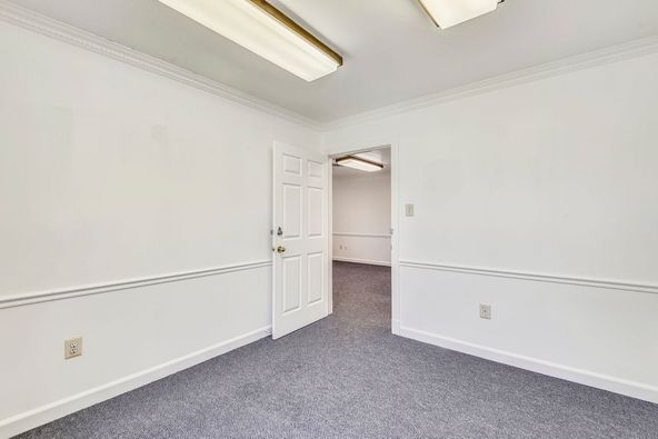 2102 Gallows Rd, Vienna, VA, 22182
